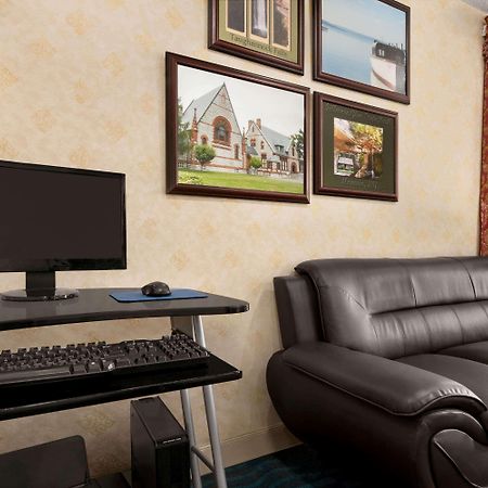 Days Inn By Wyndham Auburn/Finger Lakes Region Экстерьер фото