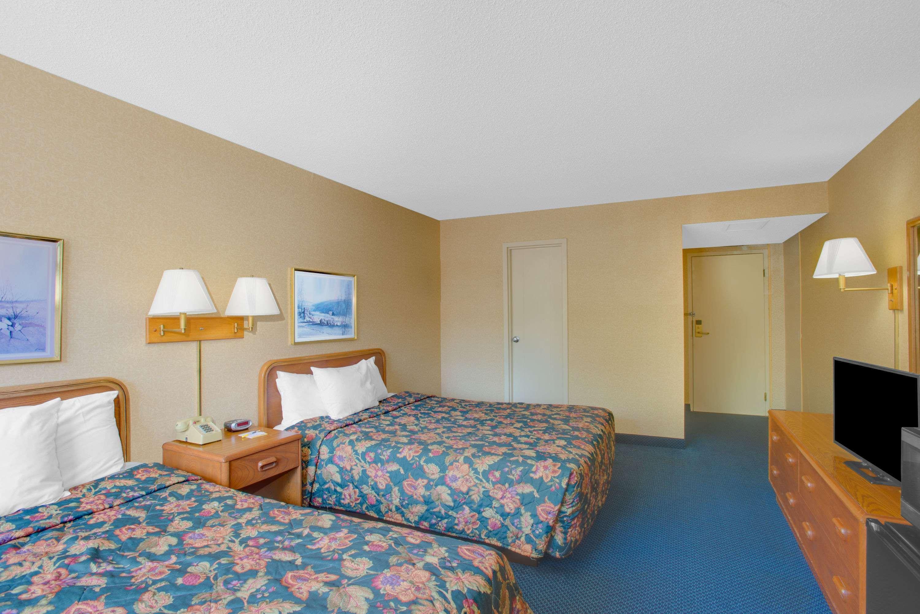 Days Inn By Wyndham Auburn/Finger Lakes Region Экстерьер фото