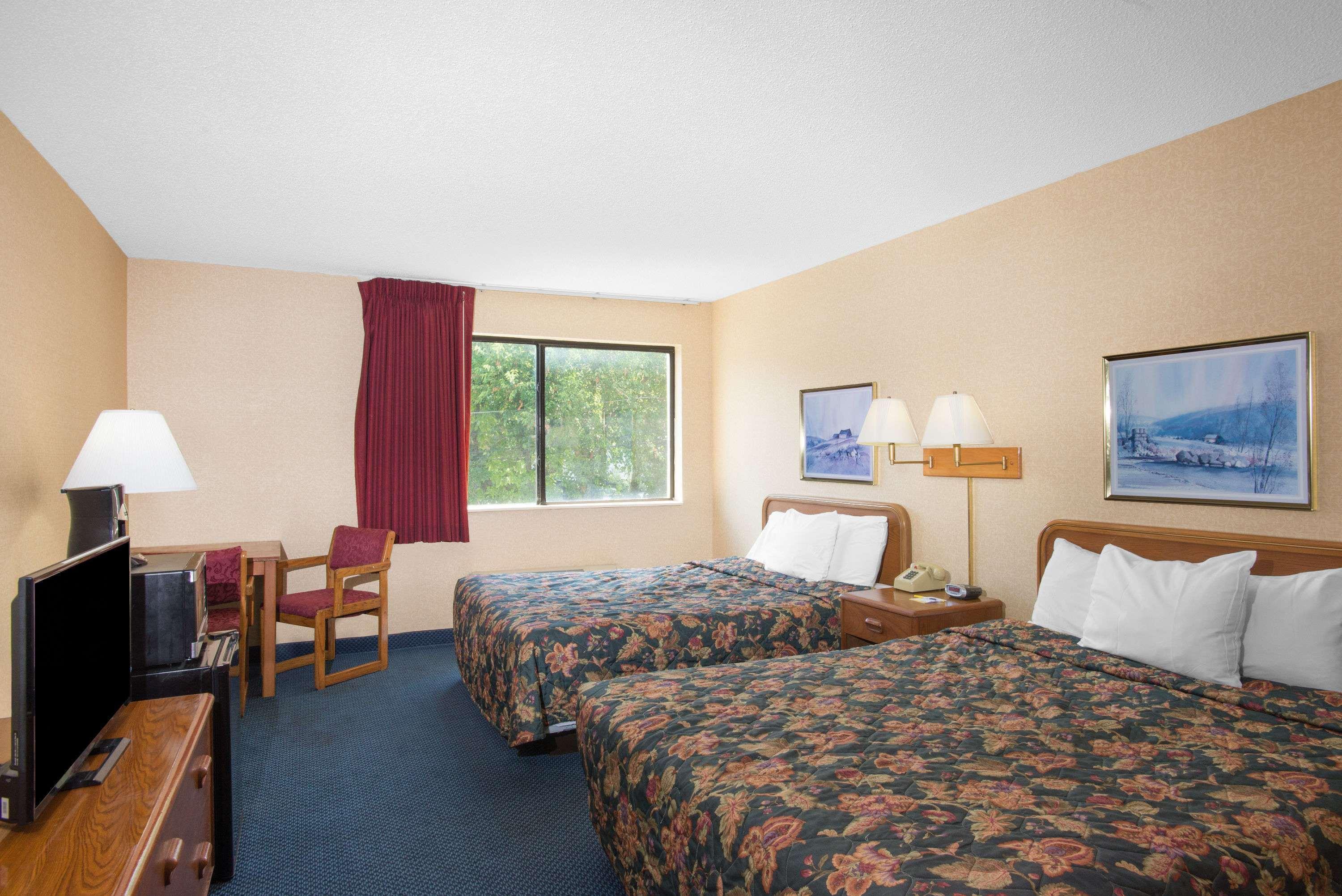 Days Inn By Wyndham Auburn/Finger Lakes Region Экстерьер фото