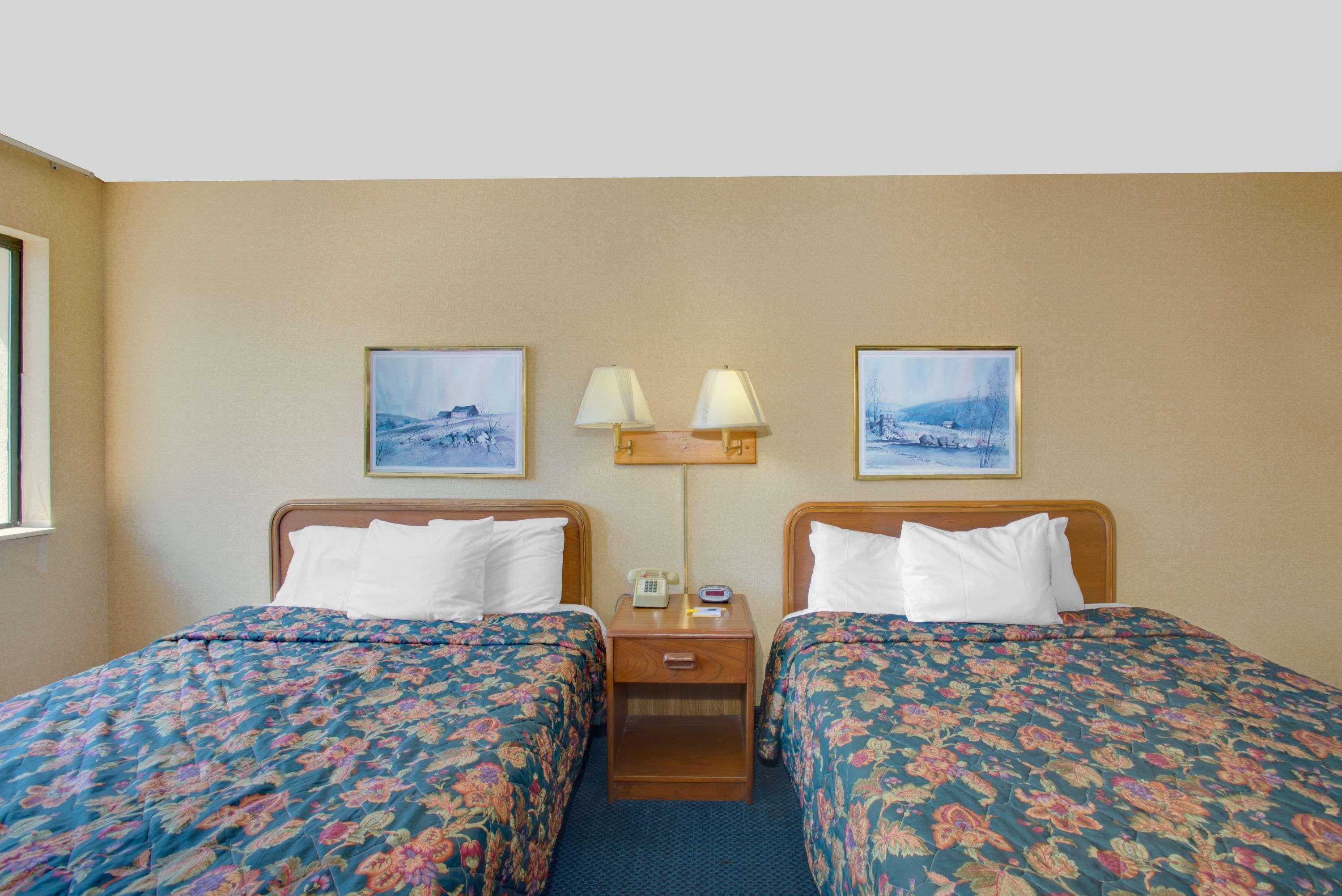 Days Inn By Wyndham Auburn/Finger Lakes Region Экстерьер фото