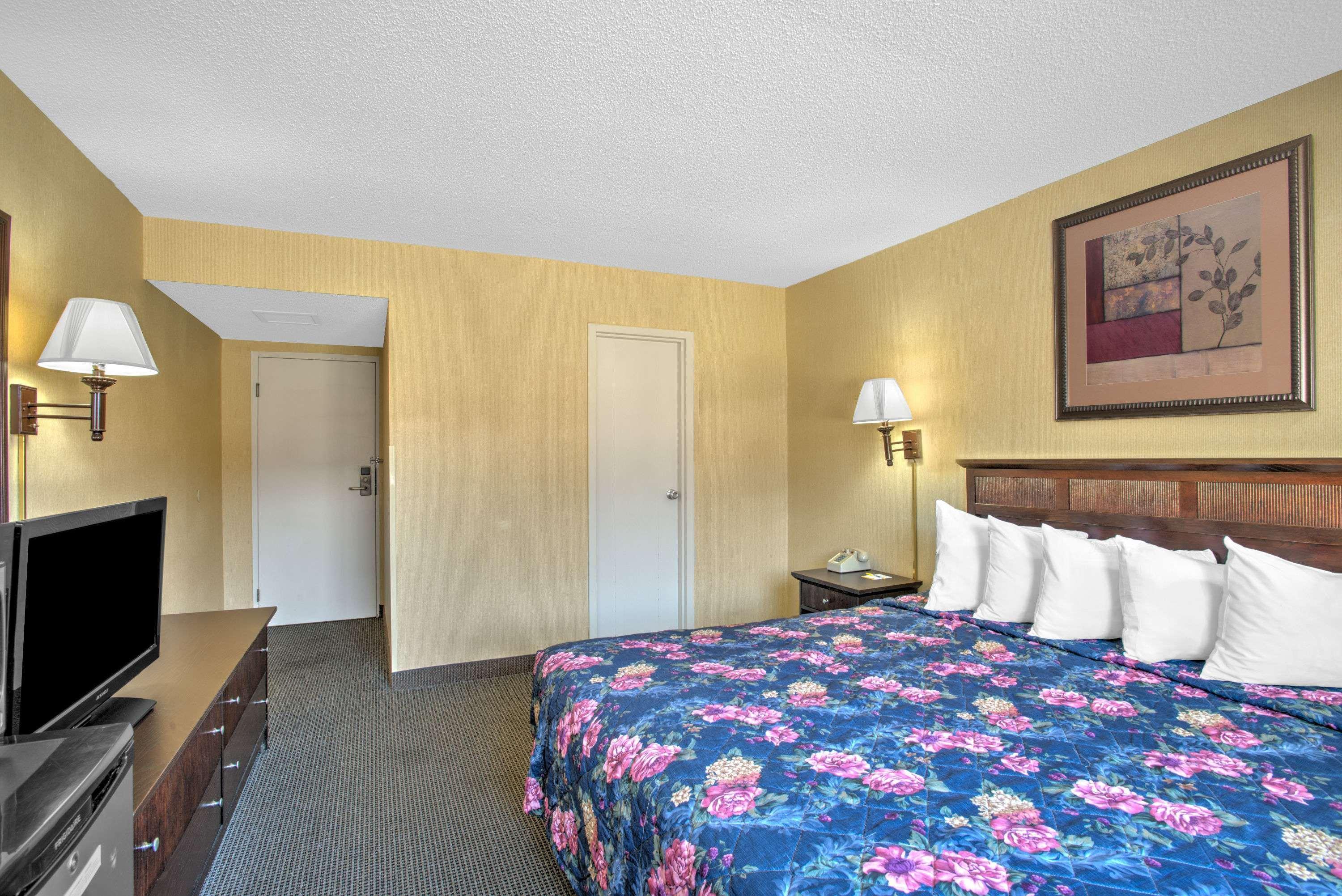 Days Inn By Wyndham Auburn/Finger Lakes Region Экстерьер фото