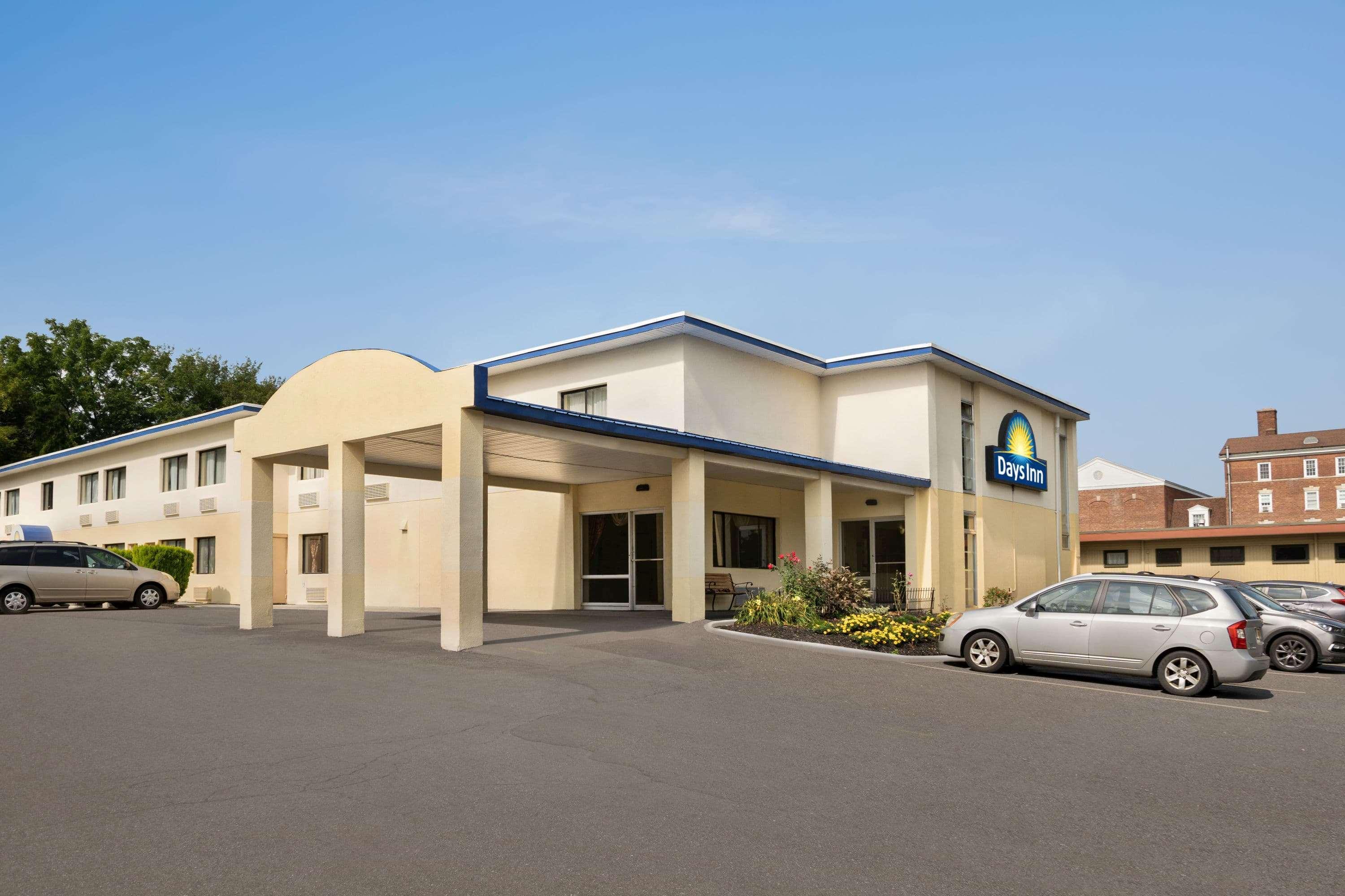 Days Inn By Wyndham Auburn/Finger Lakes Region Экстерьер фото