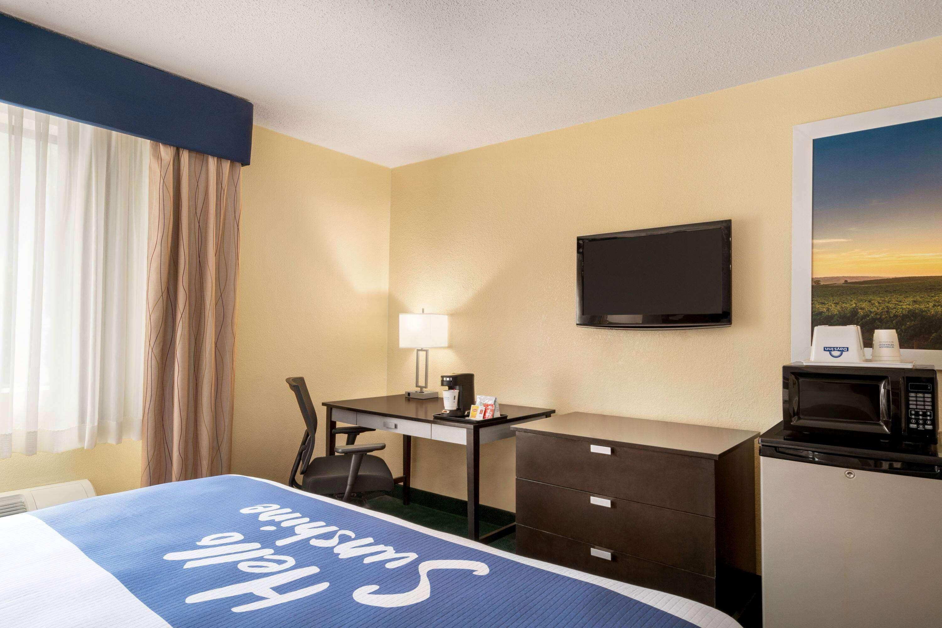 Days Inn By Wyndham Auburn/Finger Lakes Region Экстерьер фото