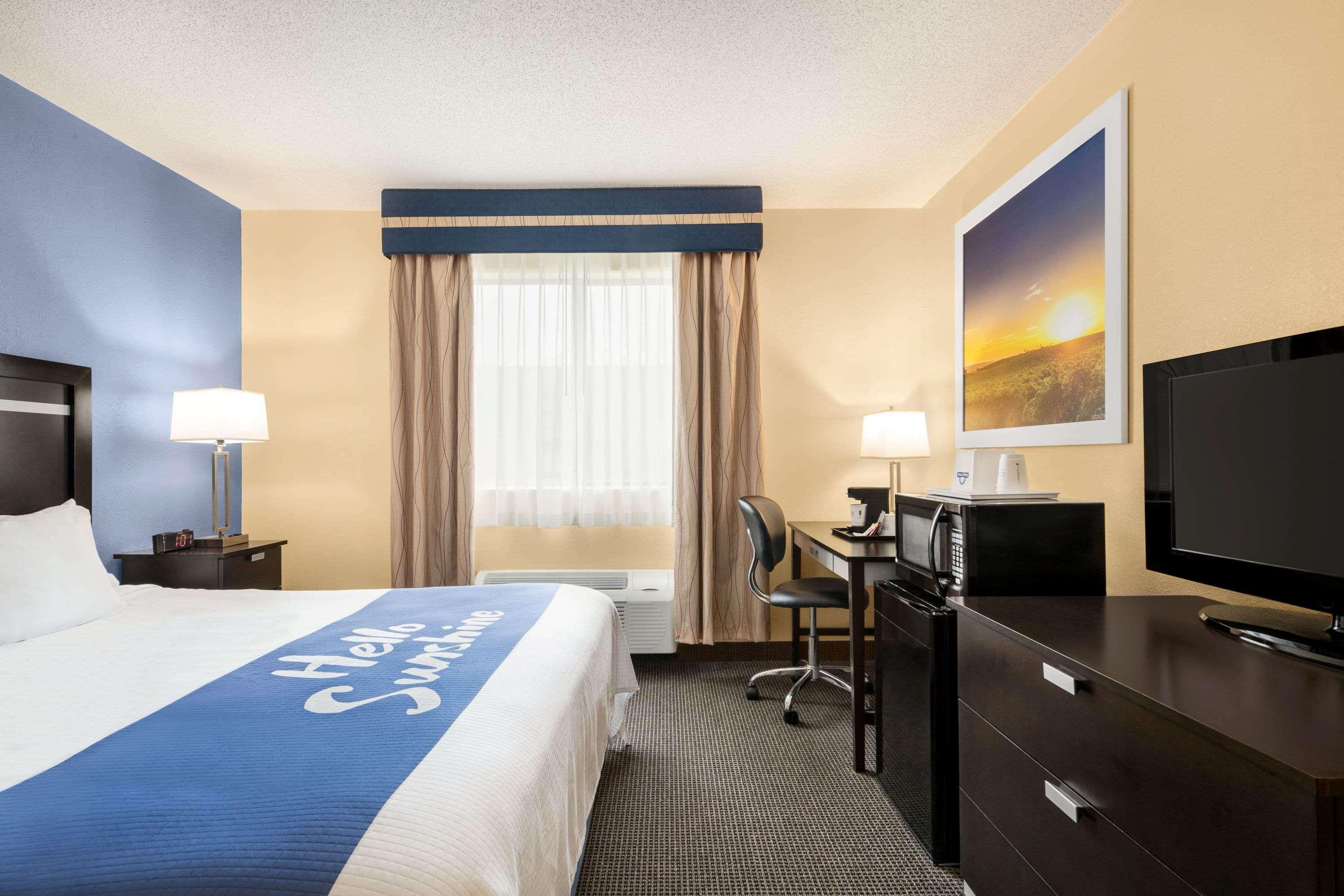 Days Inn By Wyndham Auburn/Finger Lakes Region Экстерьер фото