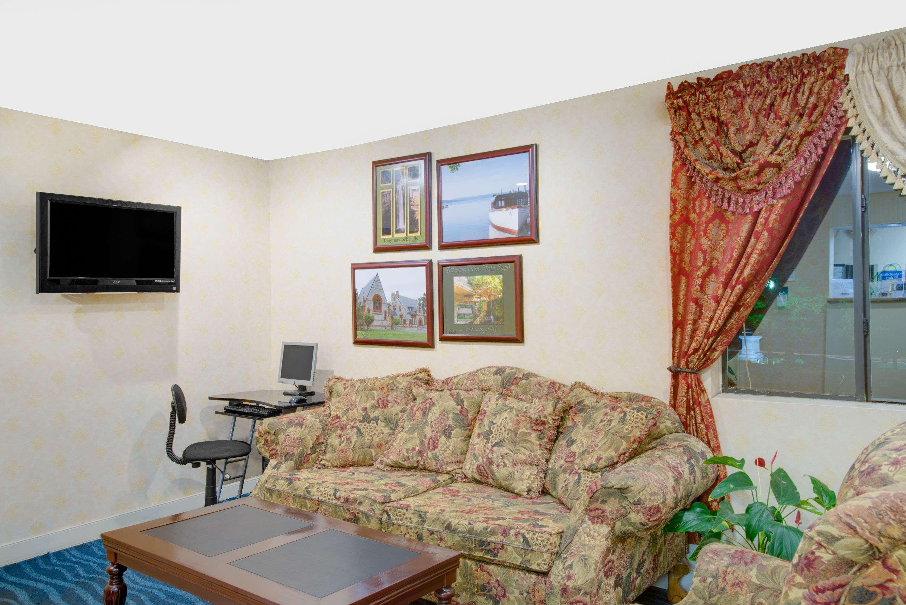 Days Inn By Wyndham Auburn/Finger Lakes Region Экстерьер фото